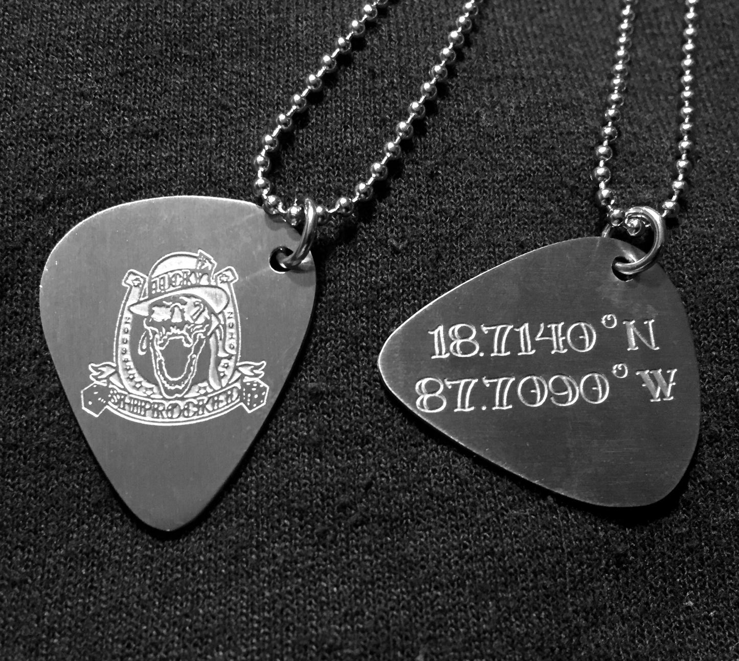 Shiprocked 2016 Guitar Pick & Chain